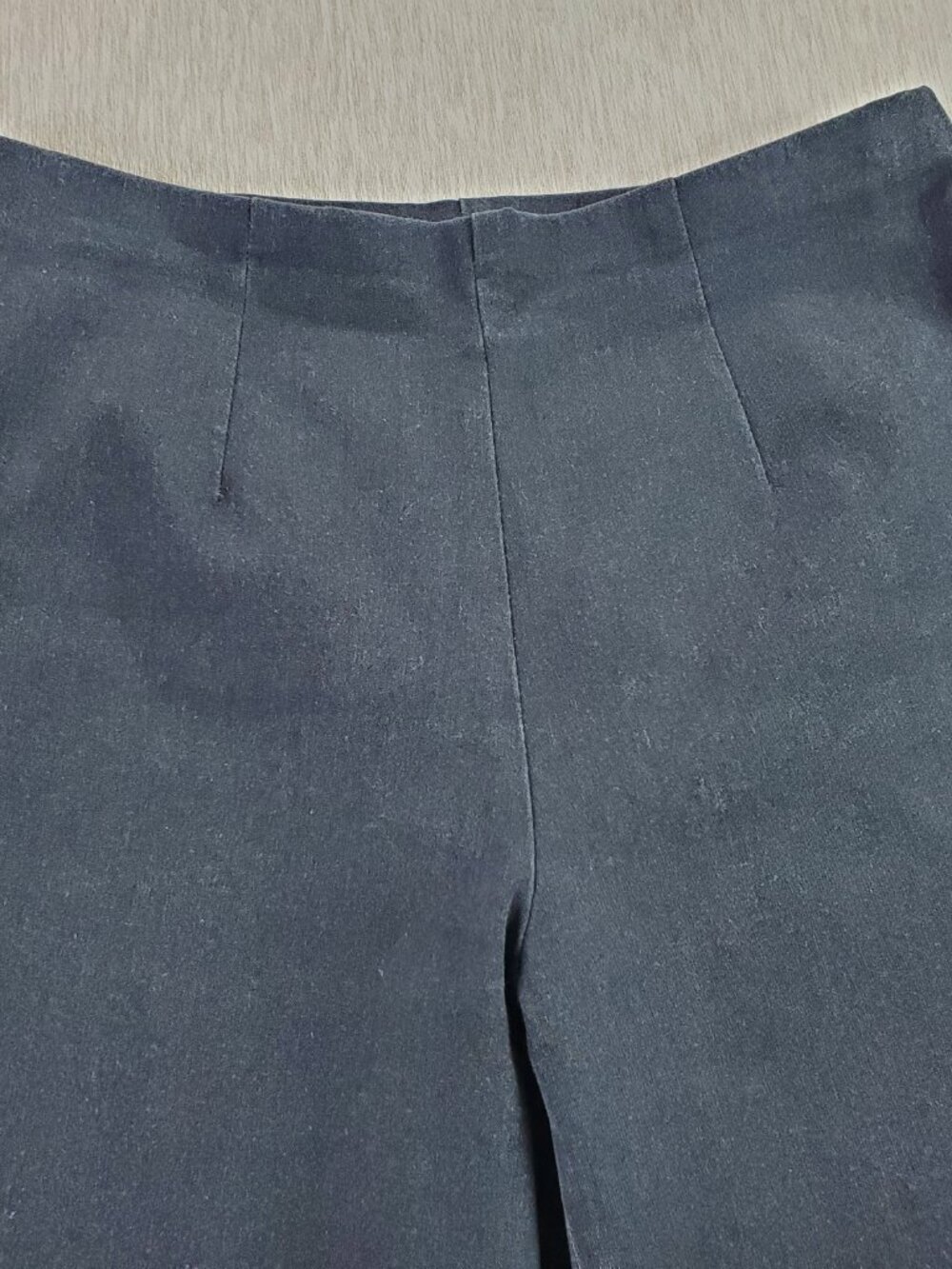 Eddie Bauer Curvy Fit Trouser Chino Pants Womens 10 Gray Mid Rise Flat Front Zip - Picture 3 of 10
